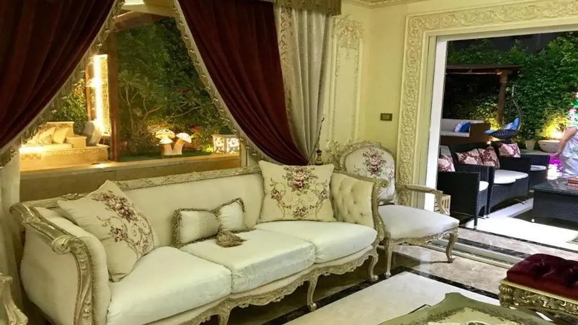 توين هاوس تشطيب فاخر بحمام سباحة في كمبوند جرينز