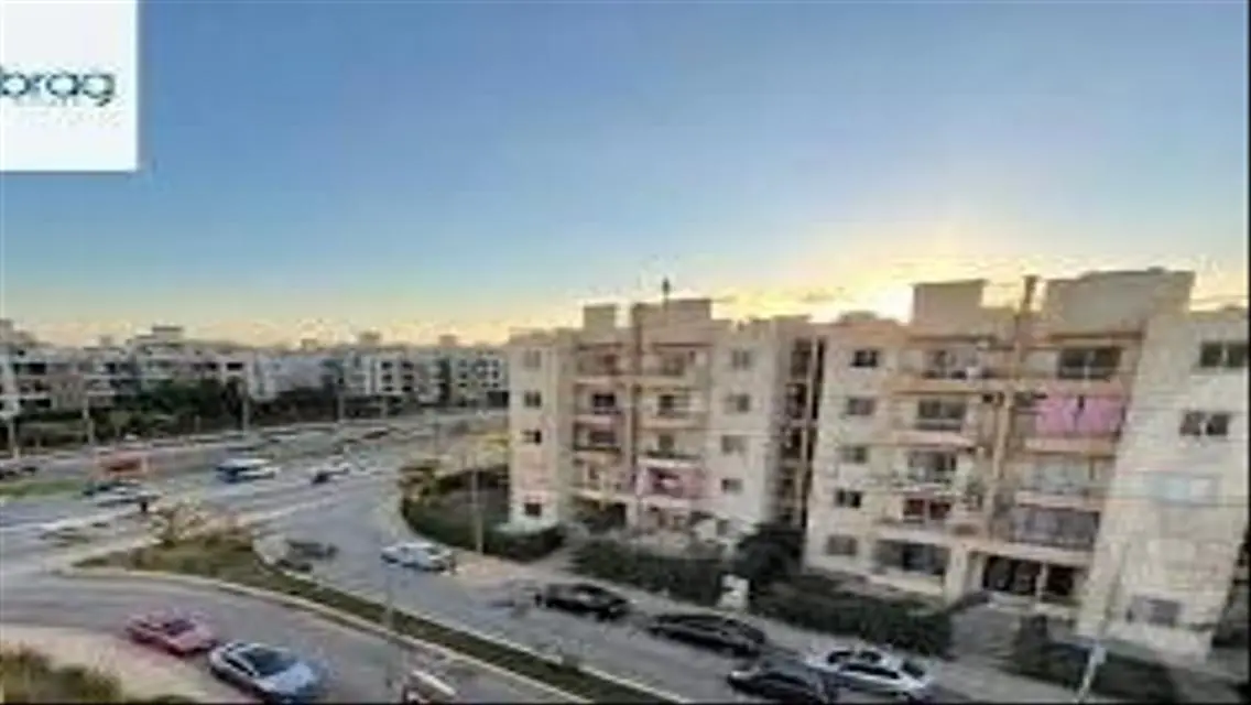 شقه لايجار بموقع مميز قلب الشيخ زايد في المستقبل