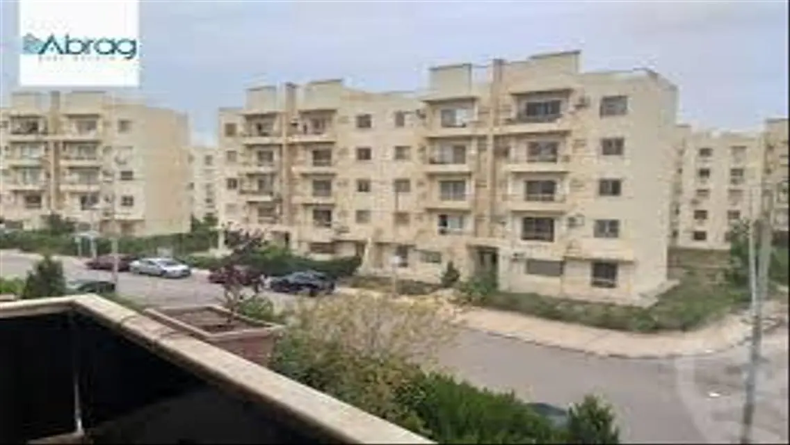 شقه لايجار بموقع مميز قلب الشيخ زايد في المستقبل