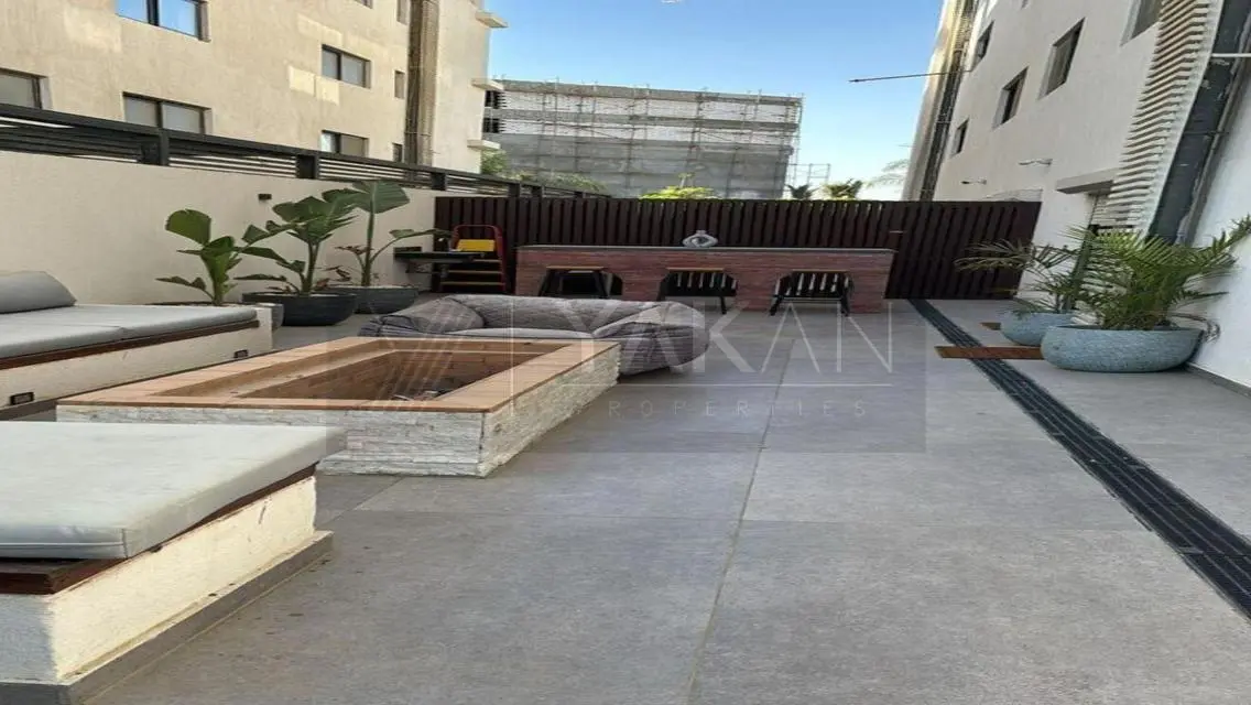 FINISHED APT191M+GARDEN180M IN LAKE VIEW RES  .
