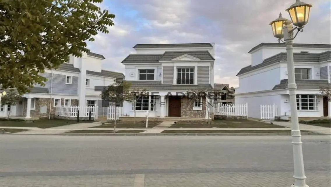 Townhouse 360sqm minutes to Madinty installment 8y