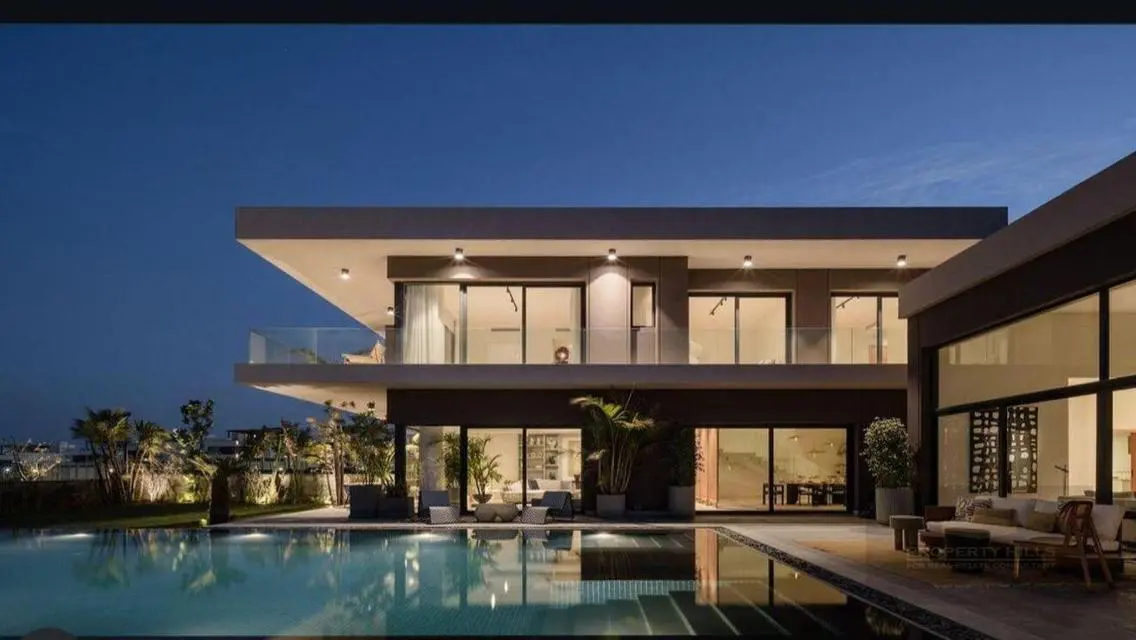 Luxury Villa with Stunning Lake Views