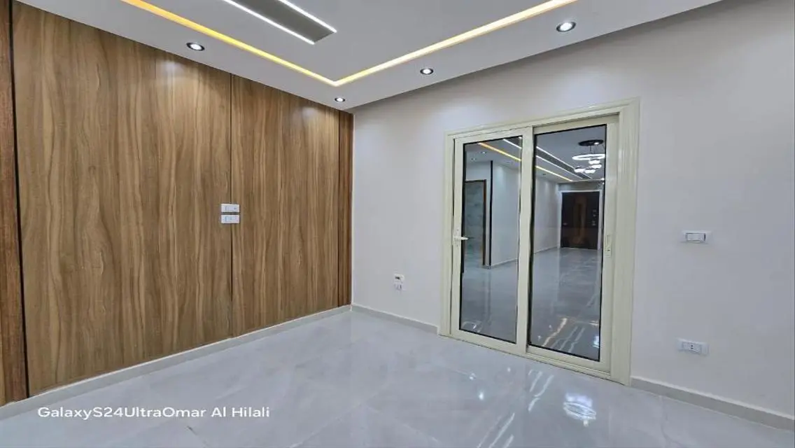 شقه 130م ببلكونه بافضل مناطق حدائق الاهرام