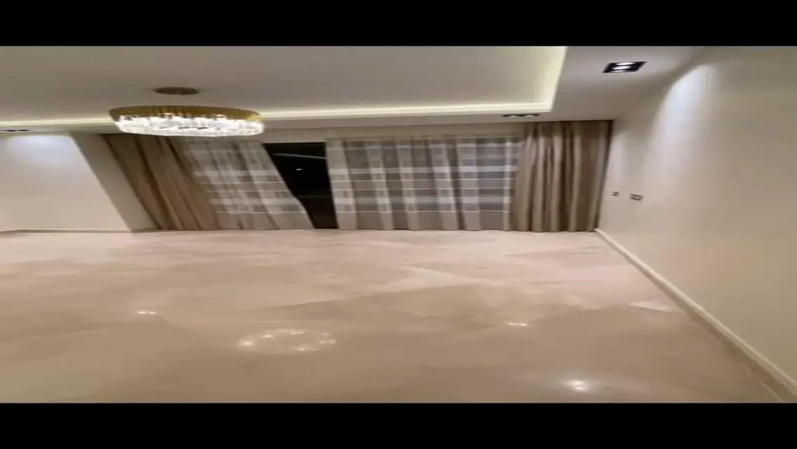 شقه للايجار بكمباوند الباتيو كازا