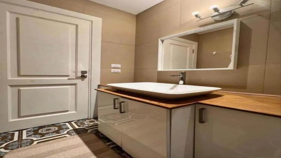 For sale, an apartment on the lagoon, ready for im