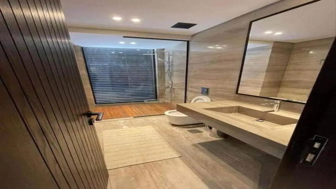 For sale, an apartment on the lagoon, ready for im