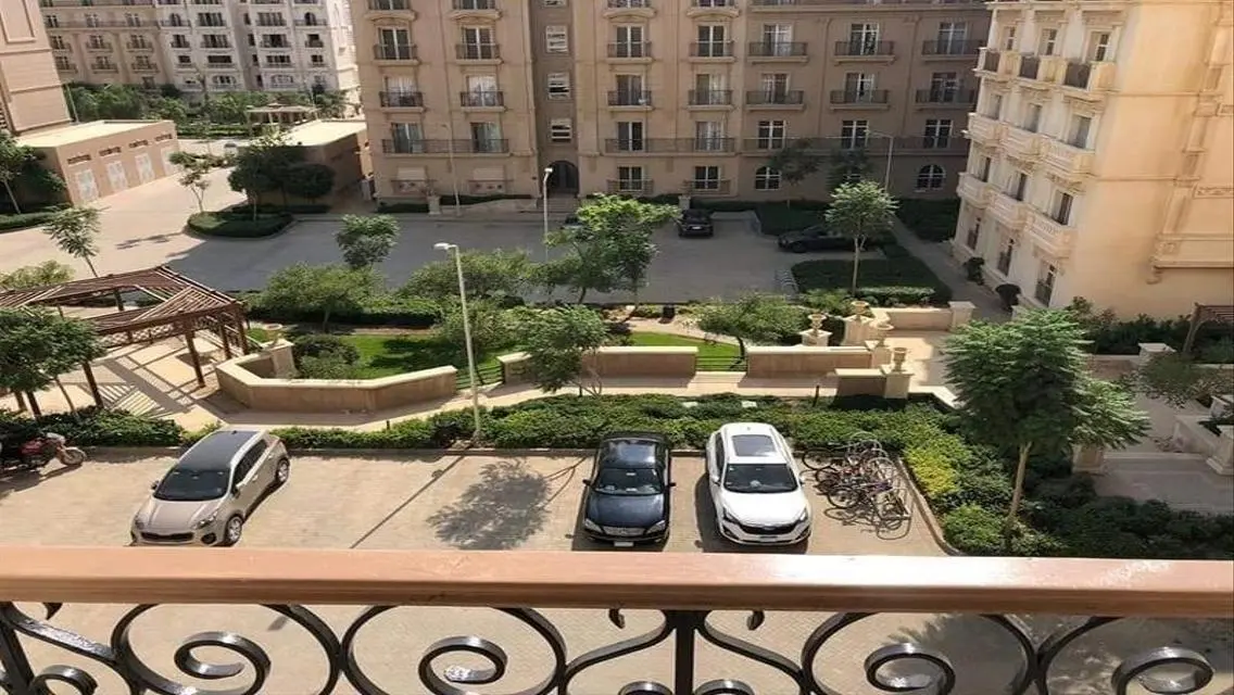شقه متشطبه كورنربحرى اقل مقدم خصم 25 % قاهره جديده