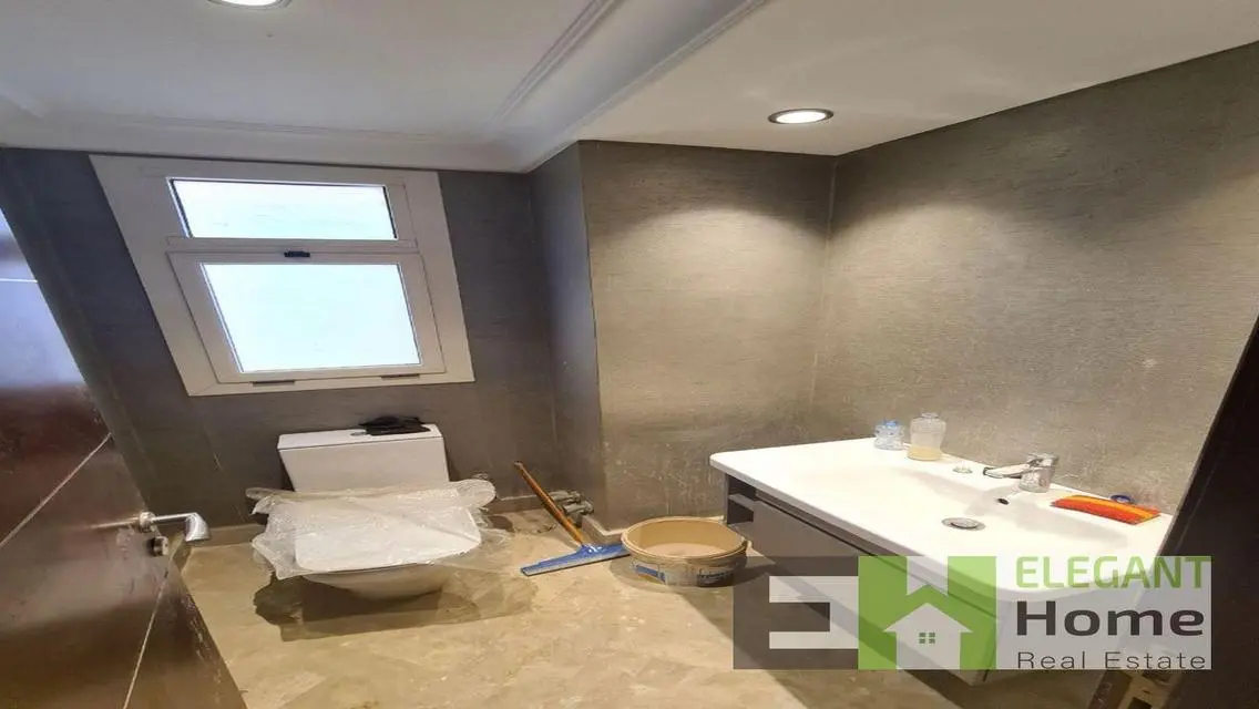 Luxury Villa for Sale at 42,000,000 EGP with Private Garden