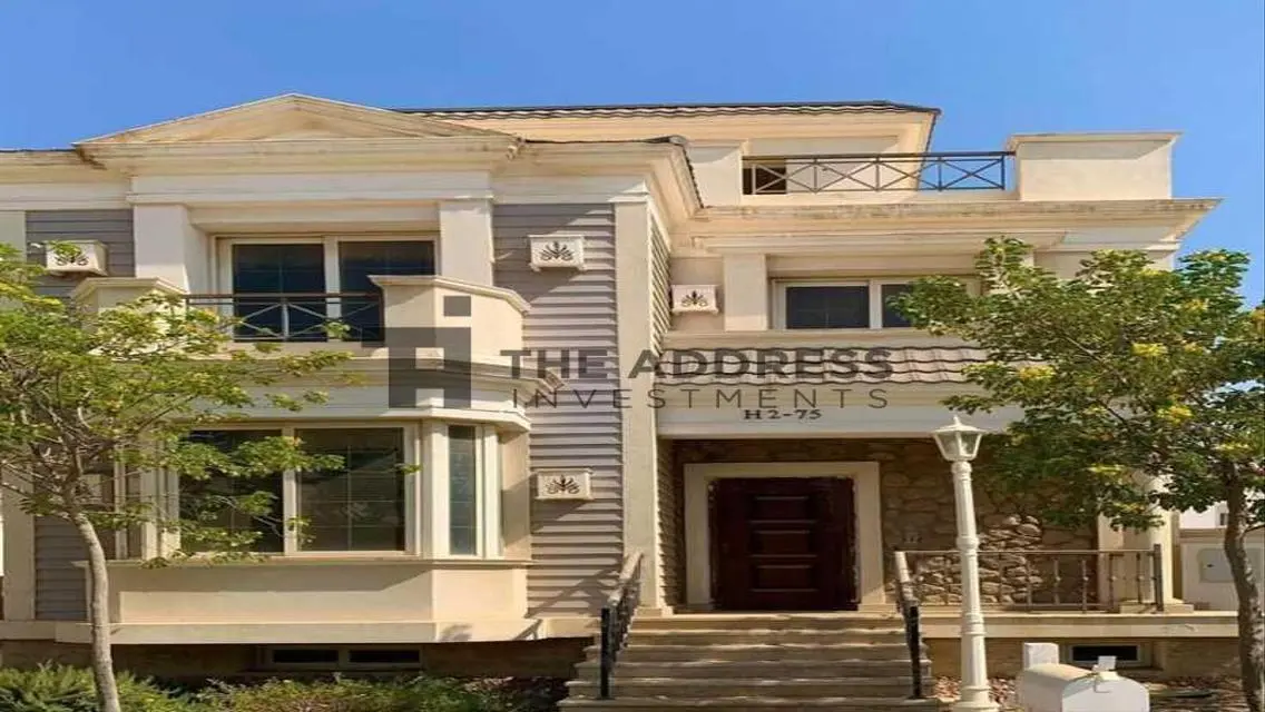 villa 360sqm + garden installment 8 years 10%DP