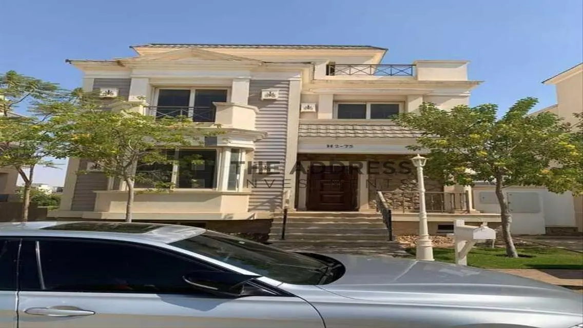 villa 360sqm + garden installment 8 years 10%DP