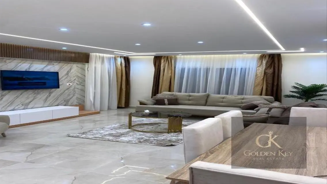 Super Lux Apartment in Rehab City