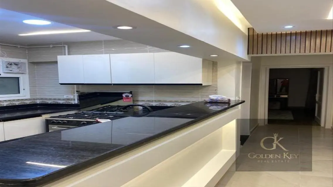 Super Lux Apartment in Rehab City