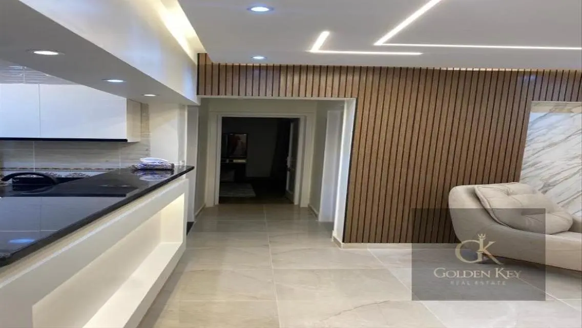 Super Lux Apartment in Rehab City