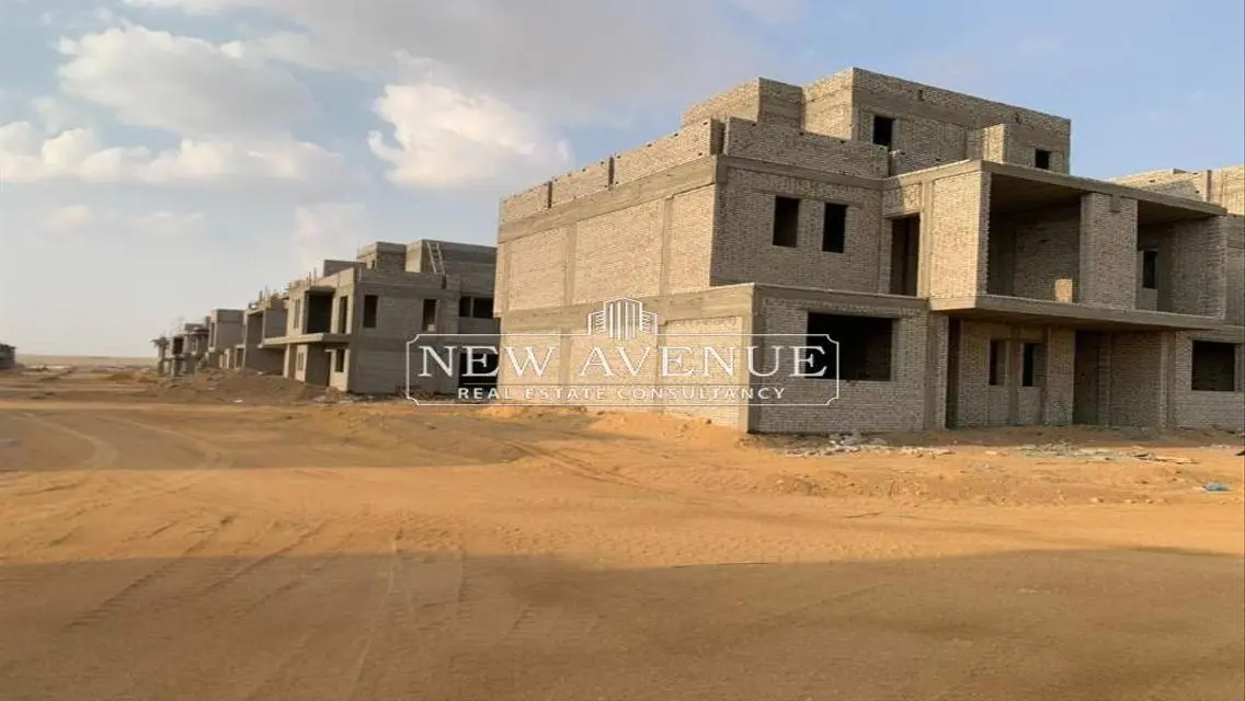 توين هاوس بالتقسيط ٣ غرف نوم للبيع في الكارما جيتس