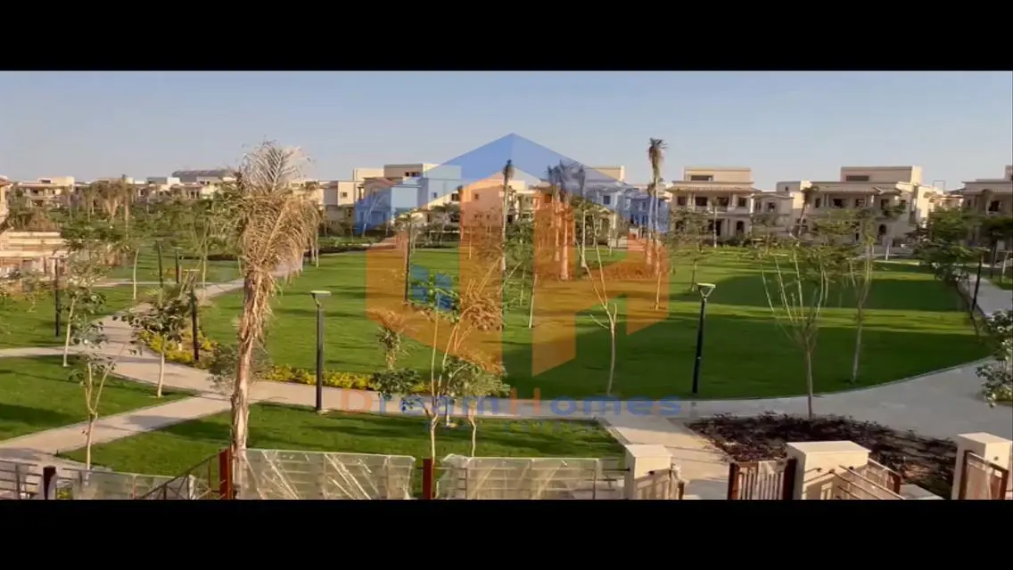 شقة فاخرة للبيع في 4 مواسم E3