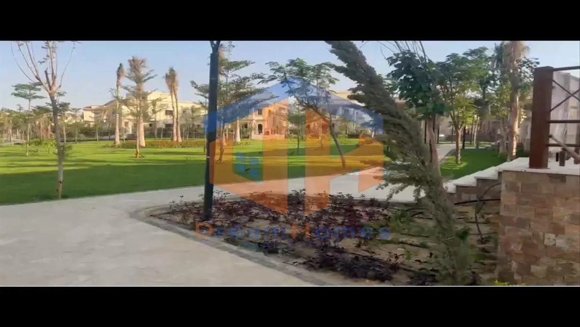 شقة فاخرة للبيع في 4 مواسم E3