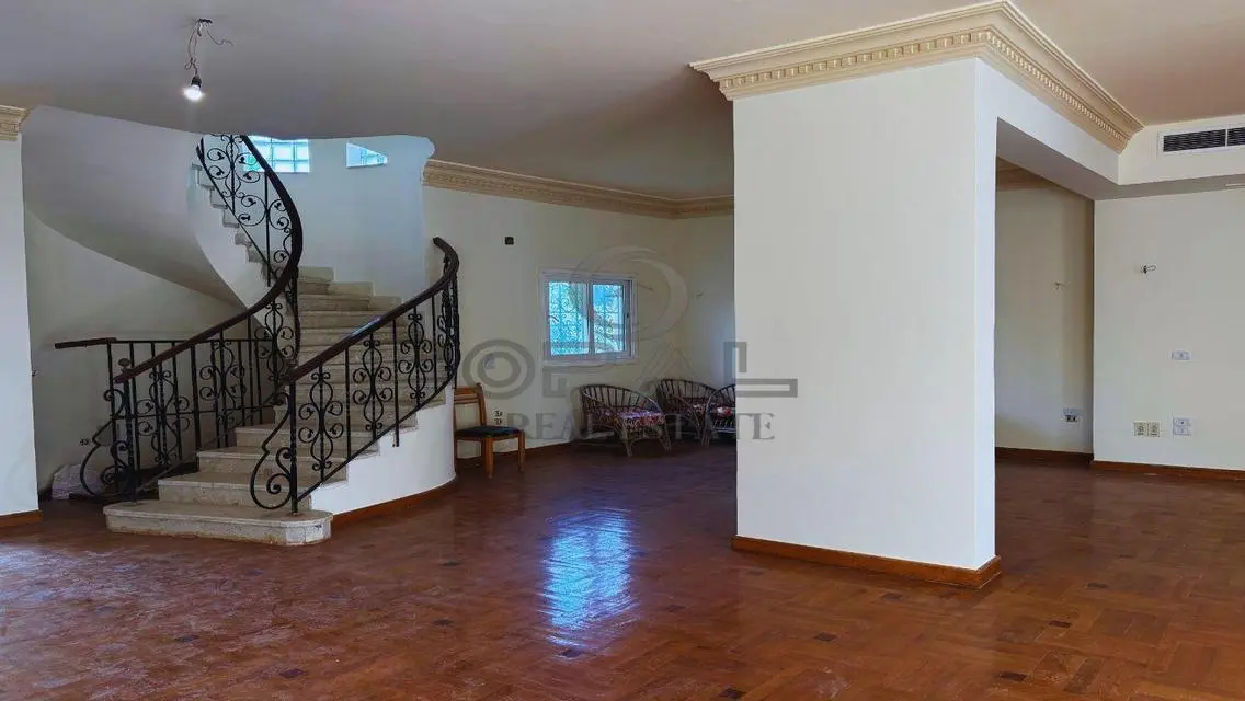 -Villa for sale  in Beverly Hills  -Land : 590 m2