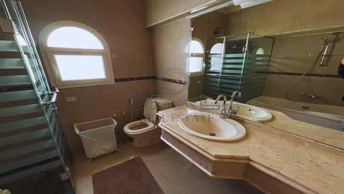 -Villa for sale  in Beverly Hills  -Land : 590 m2