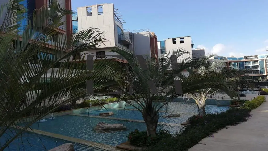 ستوديو ارضي لبيع بالمطبخ في لاميرادا التجمع الخامس