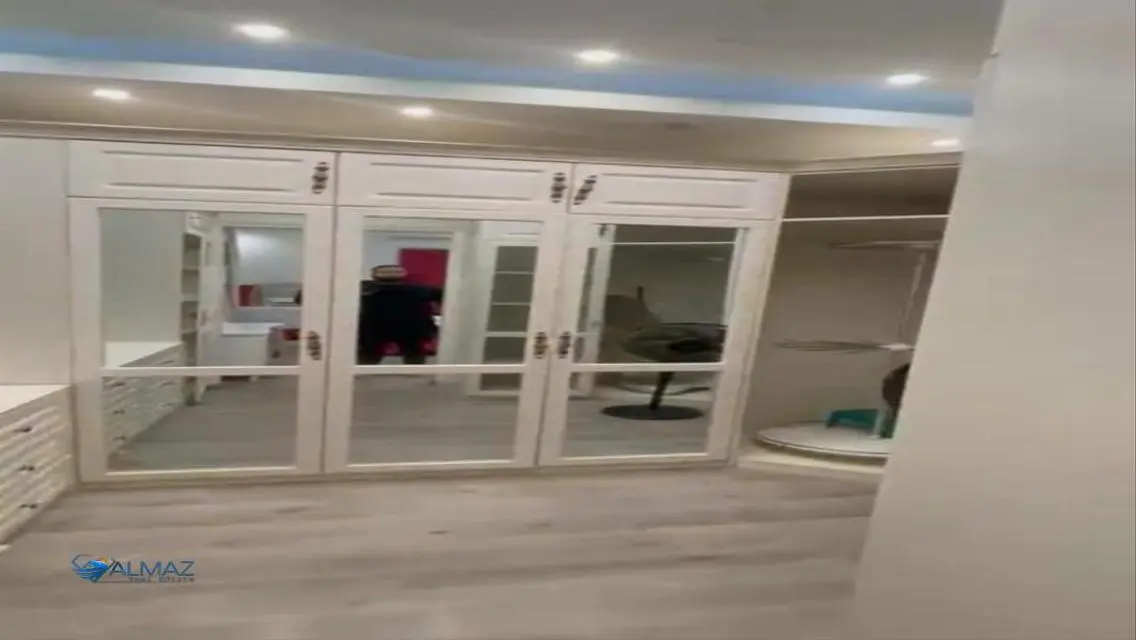 Luxury Apartment for Sale in E8613-D-7