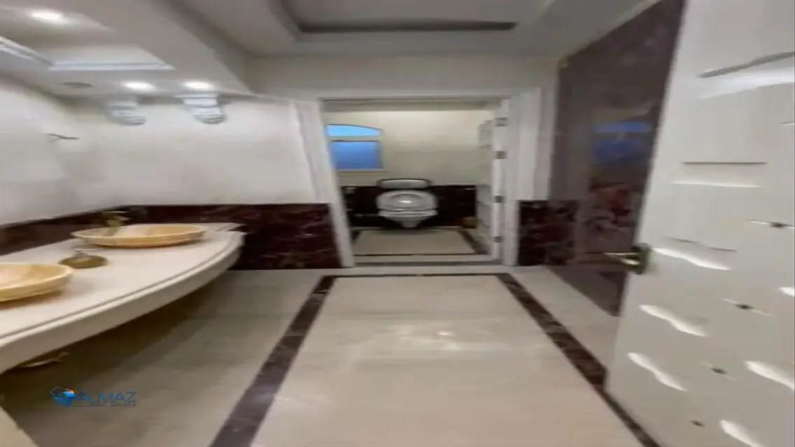 Luxury Apartment for Sale in E8613-D-7