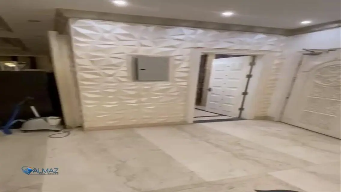 Luxury Apartment for Sale in E8613-D-7