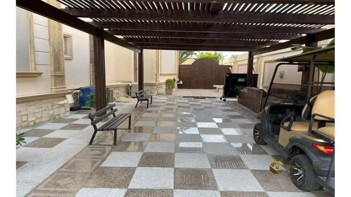 A palace for sale in Royal city