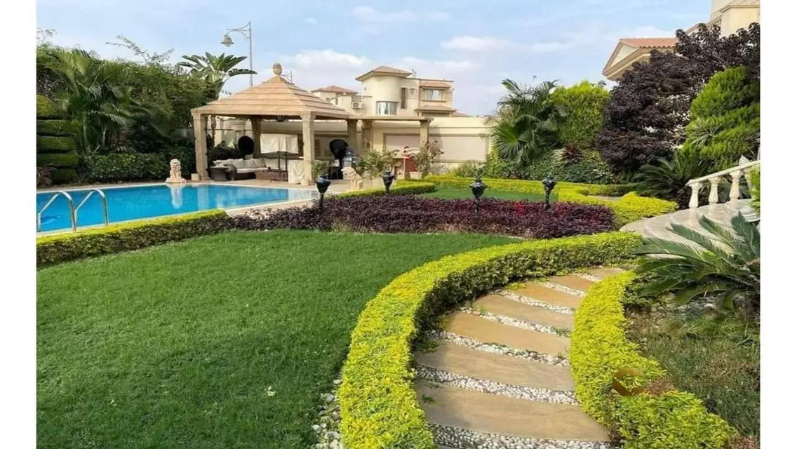 A palace for sale in Royal city