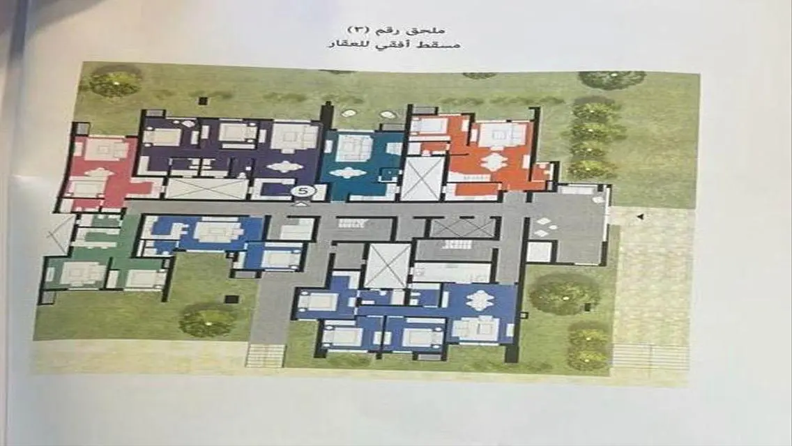 شقة غرفتين ارضى بجنينة على مساحة خضراء واسعة