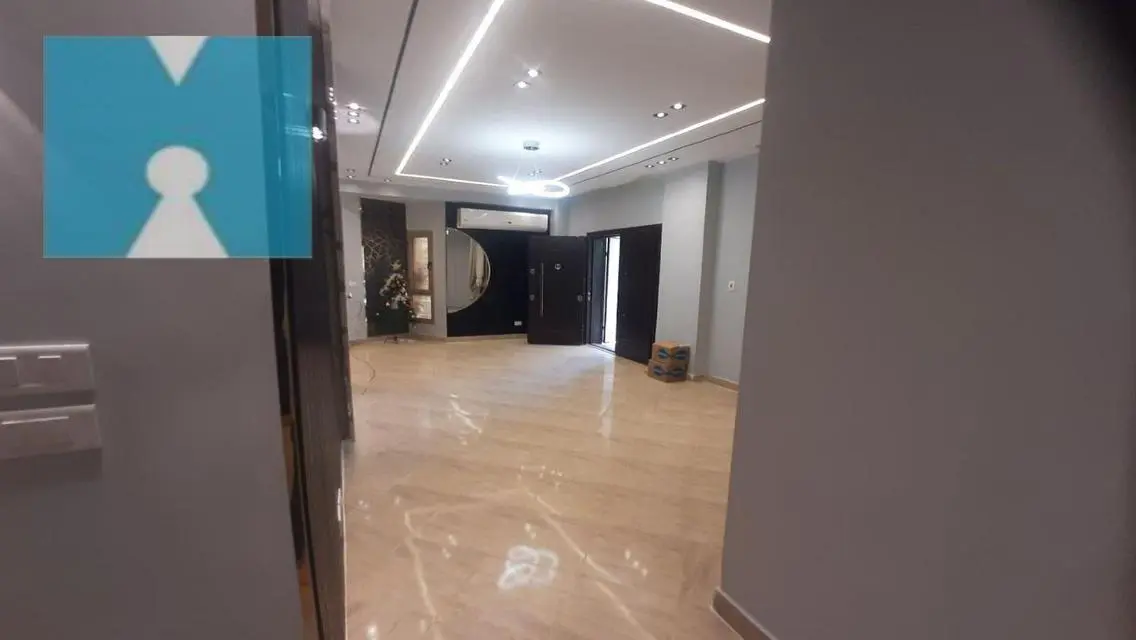 شقه اول سكن 171 متر ارضي بحديقه في اوبرا سيتي