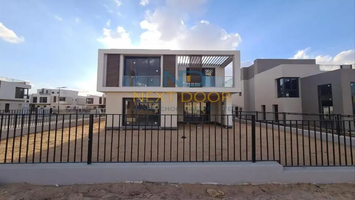 Apartment in Sodic East with Prime location