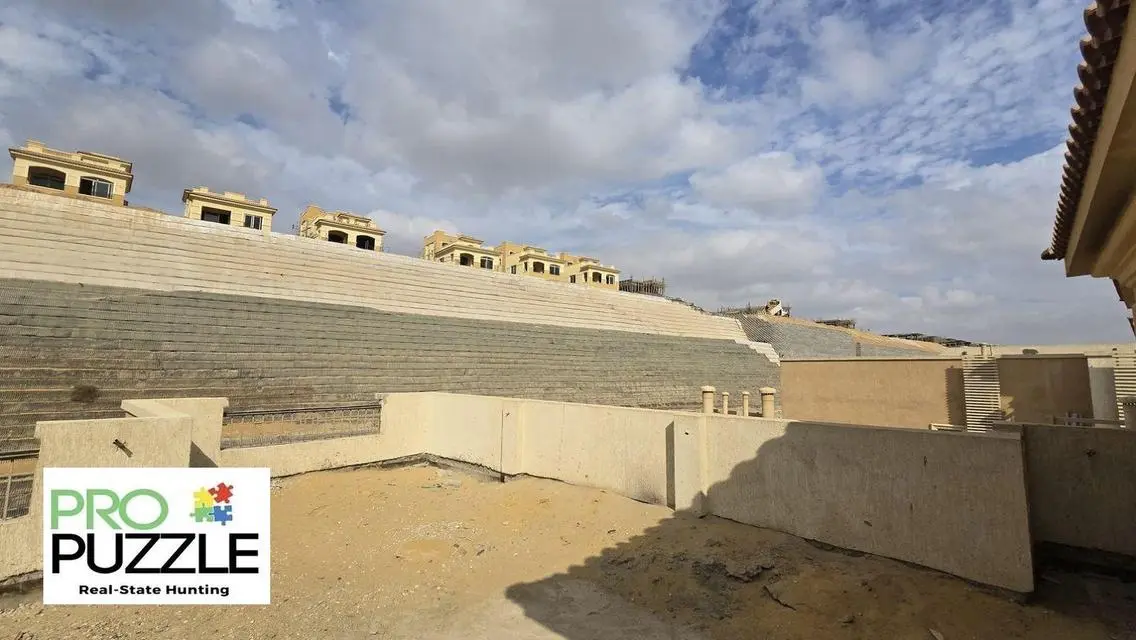 بنتهاوس نصف تشطيب في مشروع ستوديو ريزيدنس 220 متر مربع