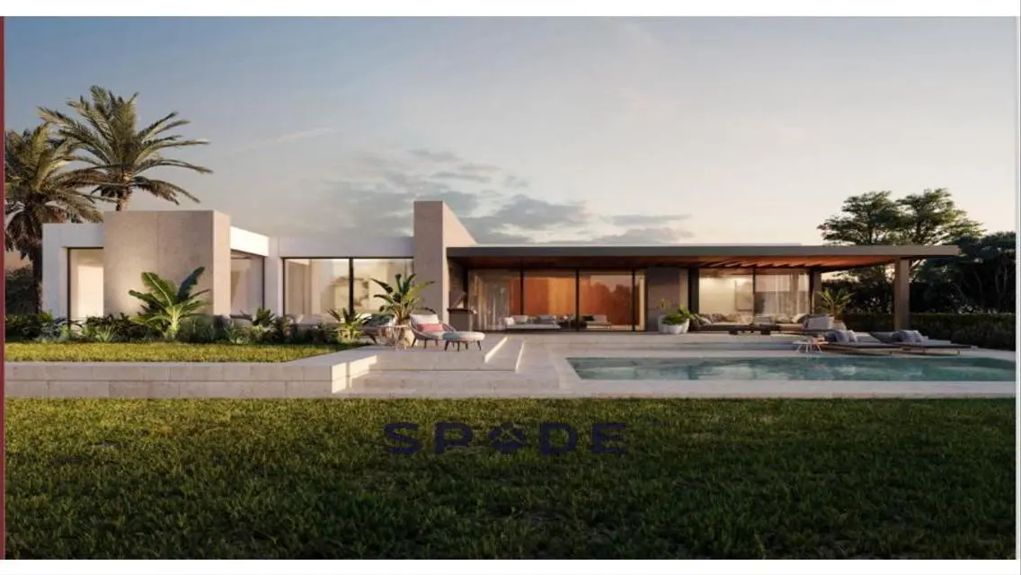 Golf villa very prime location overlooking golf