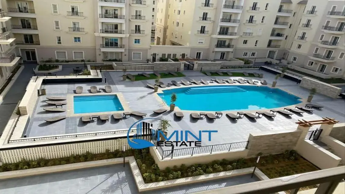 On Pool Apartment Prime Location In Mivida