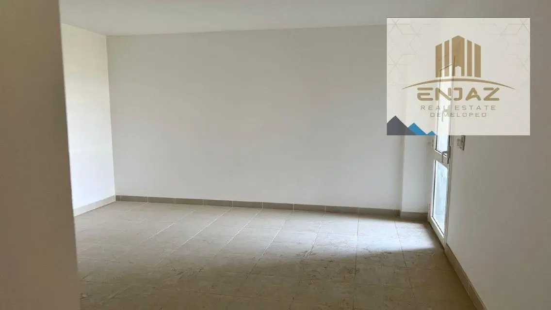 امتلك شقه باجمل لوكيشن بمدينتى فى B14