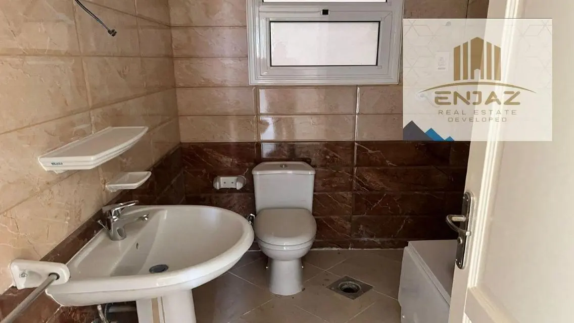 امتلك شقه باجمل لوكيشن بمدينتى فى B14