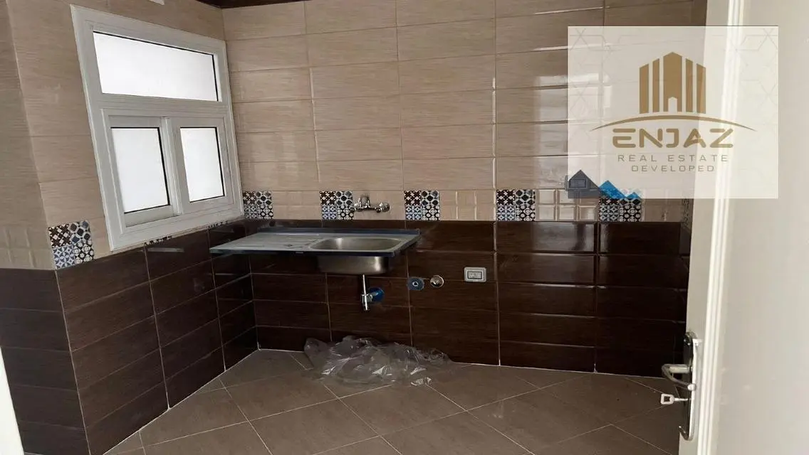 امتلك شقه باجمل لوكيشن بمدينتى فى B14