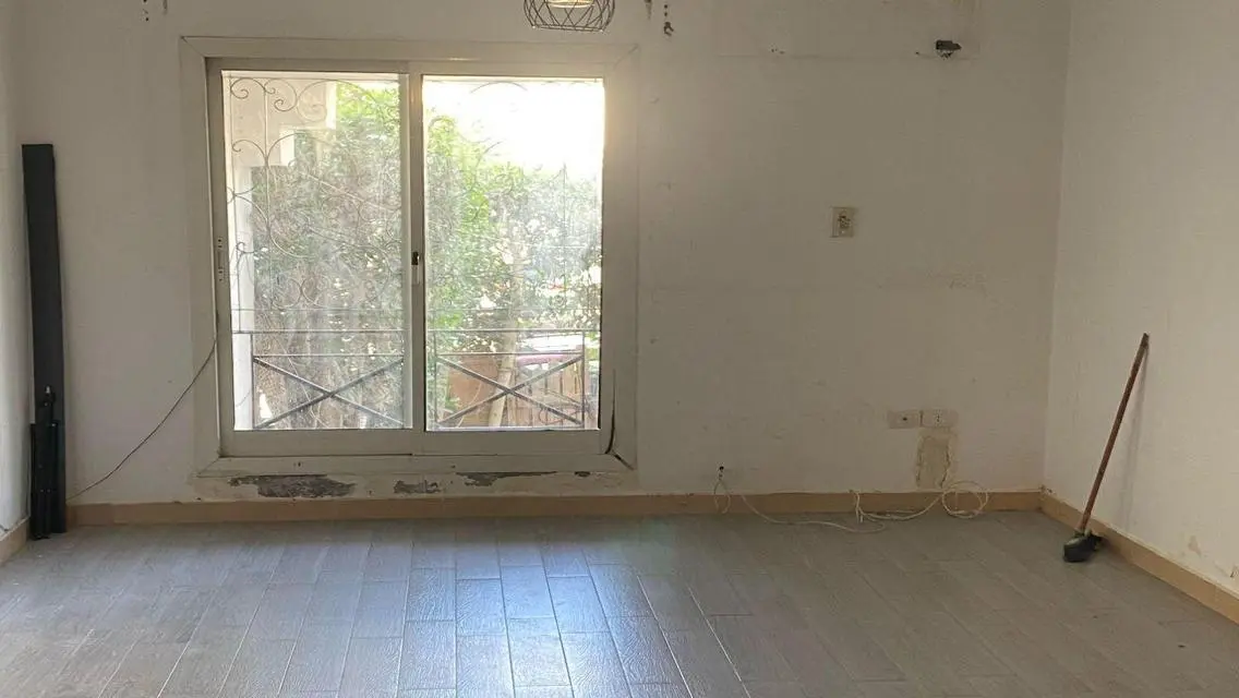 شقة بحديقة للايجار 84م كمبوند المهندسين الشيخ زايد
