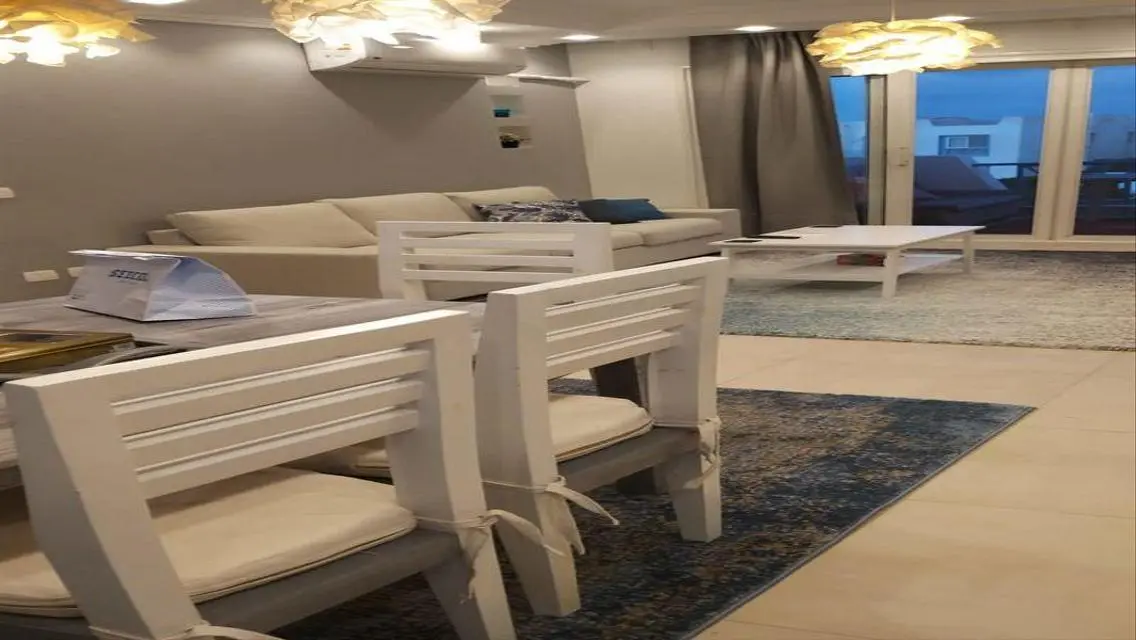 Chalet with sea view (furnished+ACs+electronics)