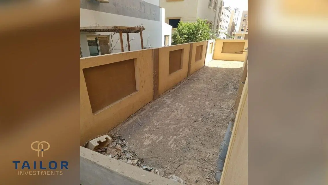 شقة 158 متر ارضي مرتفع + 110 متر حديقة خاصة كبيرة