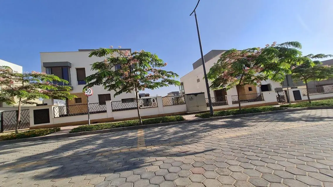 توين هاوس متشطب بالفرش للبيع في Villette