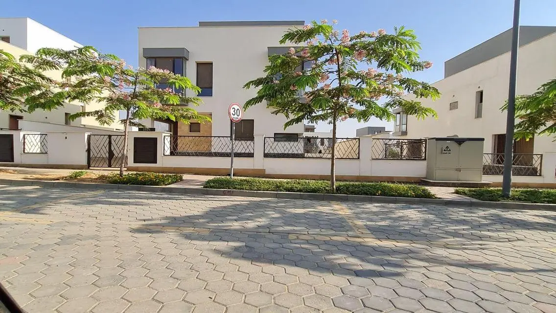 توين هاوس متشطب بالفرش للبيع في Villette