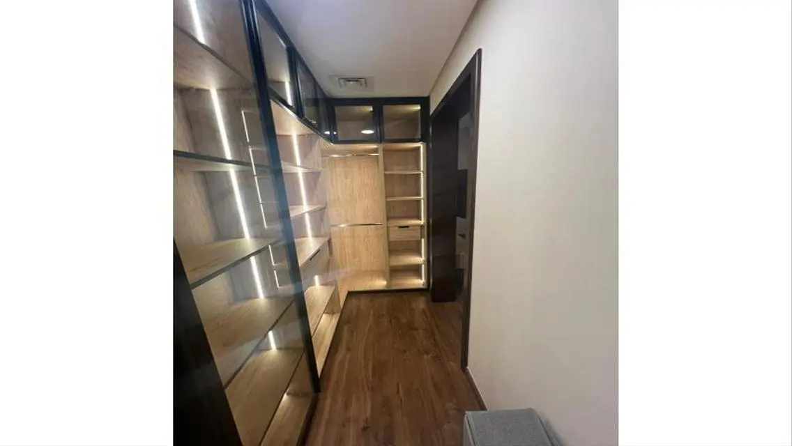 Modern furnished ground floor with garden