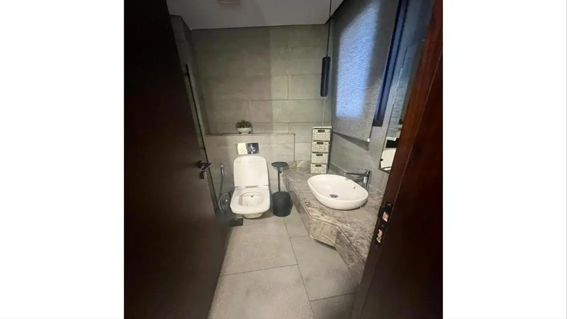 Modern furnished ground floor with garden