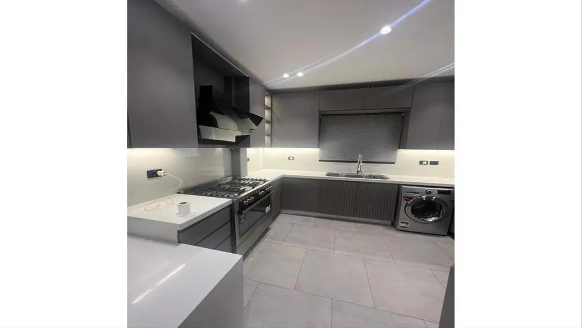 Modern furnished ground floor with garden