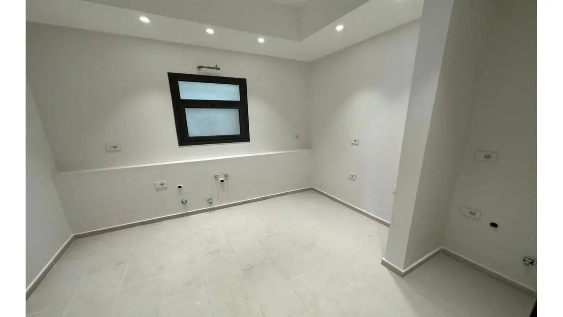 First residence - Distinctive view