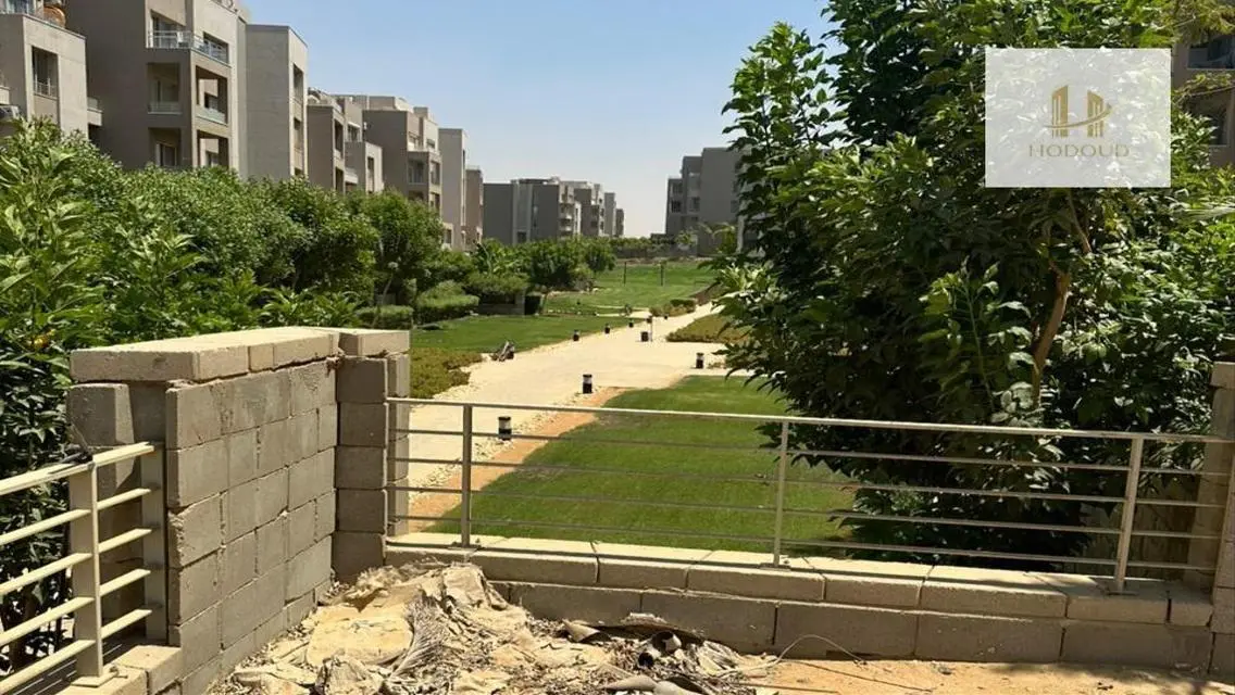 شقة بحديقة للبيع في فيلدج جاردن قطاميه