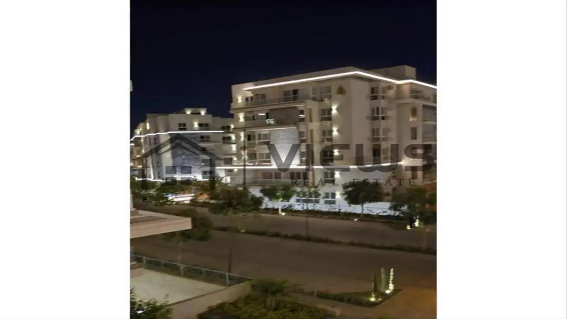 شقة فاخرة بمساحة 500 متر في I-City