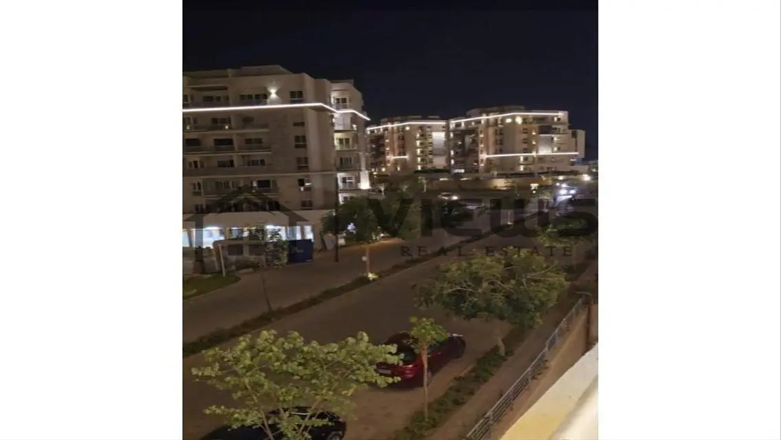 شقة فاخرة بمساحة 500 متر في I-City