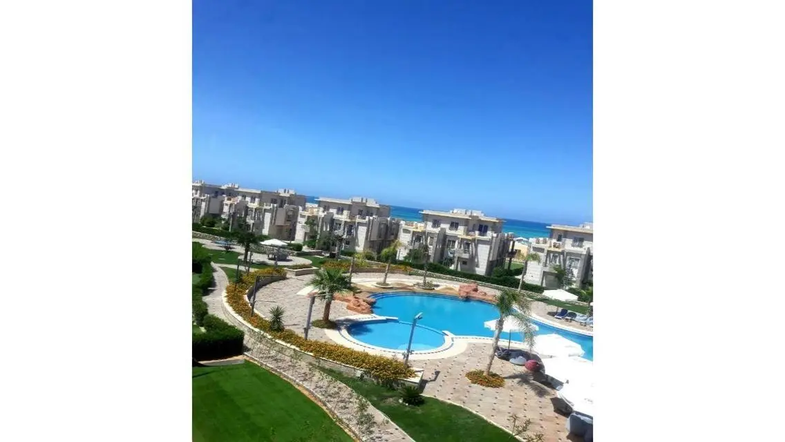 شاليه للبيع علي البحر مباشر